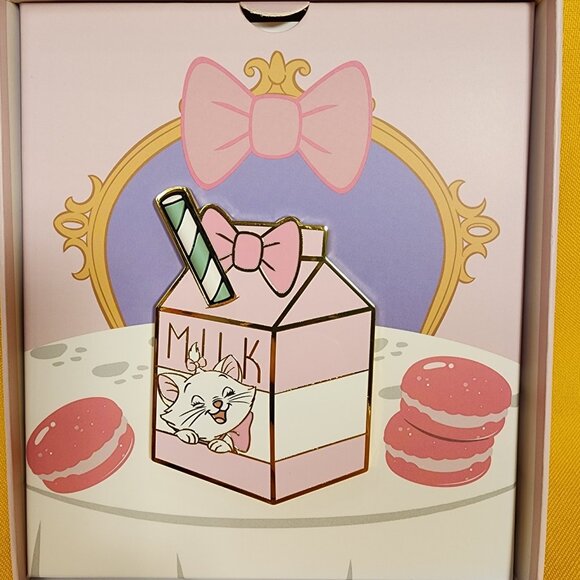 Loungefly Disney Aristocats Marie Milk Carton LE Enamel 3" Pin NEW - Picture 8 of 9